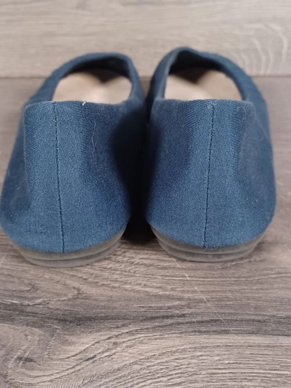 American Eagle Women's Size 7W Navy Blue Round Toe Pleated Ballet Flats